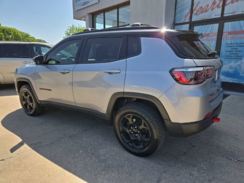 Used 2023 Jeep Compass Trailhawk AWD/4WD image 6