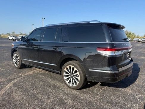 Used 2023 Lincoln Navigator L Reserve AWD/4WD image 2