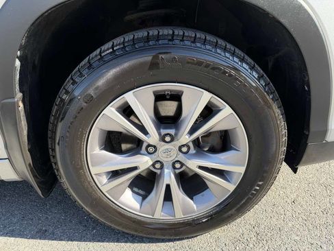Used 2015 Toyota Highlander XLE AWD/4WD image 31