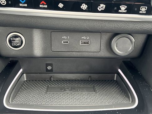 Used 2021 Nissan Rogue Platinum image 9