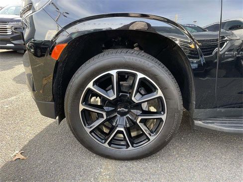 Certified 2024 Chevrolet Suburban RST w/ Luxury Package image 8