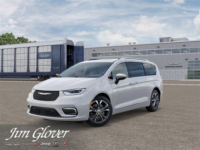New 2026 Chrysler Pacifica Pinnacle w/ Trailer Tow Group