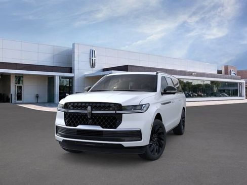 New 2026 Lincoln Navigator L Reserve w/ Jet Appearance Package AWD/4WD image 3