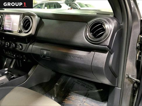 Certified 2020 Toyota Tacoma TRD Sport w/ Technology Package image 19