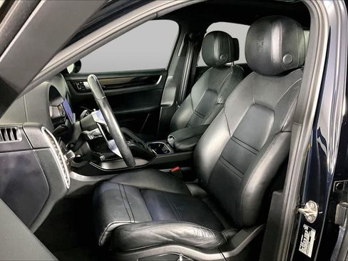 Used 2020 Porsche Cayenne AWD/4WD image 8