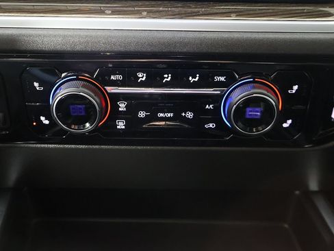 Used 2025 Chevrolet Silverado 1500 LT Trail Boss w/ Convenience Package II AWD/4WD image 47