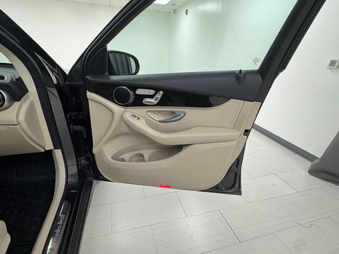 Used 2022 Mercedes-Benz GLC 300 4MATIC image 13