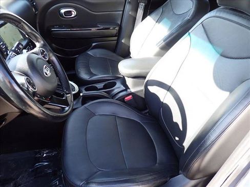 Used 2016 Kia Soul ! w/ Premium Package FWD image 11
