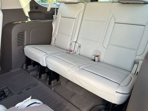 Used 2022 GMC Yukon XL Denali w/ Denali Premium Package AWD/4WD image 16