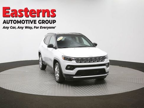 Used 2025 Jeep Compass Limited AWD/4WD image 50