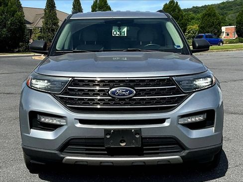 Used 2020 Ford Explorer XLT w/ Equipment Group 202A AWD/4WD image 2