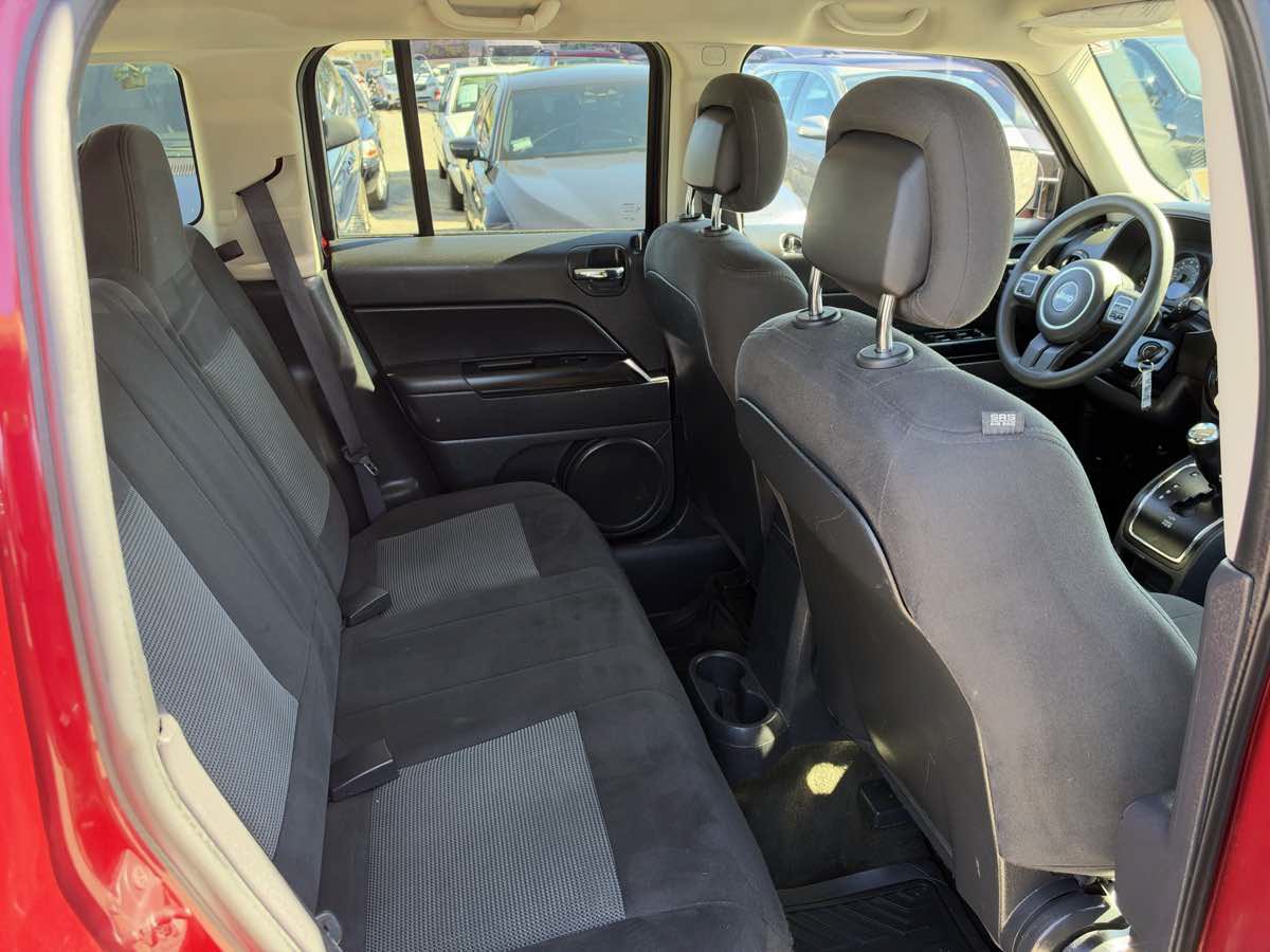 Used 2016 Jeep Patriot Sport w/ Power Value Group AWD/4WD image 16