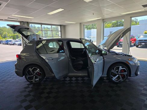 New 2026 Volkswagen GTI SE FWD image 16