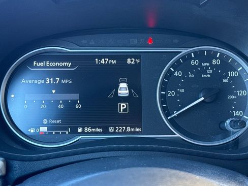 Used 2022 Nissan Versa SV image 23