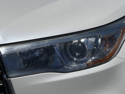 Used 2015 Toyota Highlander XLE AWD/4WD image 26