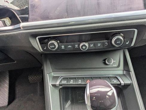 Used 2022 Audi Q3 2.0T Premium Plus image 16