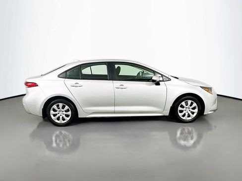 Used 2025 Toyota Corolla LE image 4
