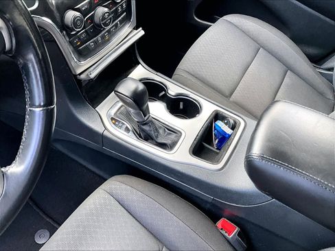 Used 2020 Jeep Grand Cherokee Laredo image 20