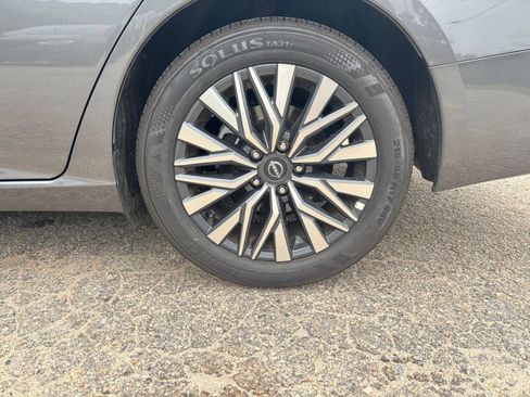 Used 2026 Nissan Altima 2.5 SV FWD image 24