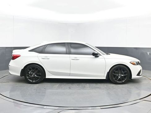 Used 2023 Honda Civic Sport image 11