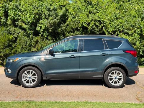 Used 2019 Ford Escape SEL AWD/4WD image 2