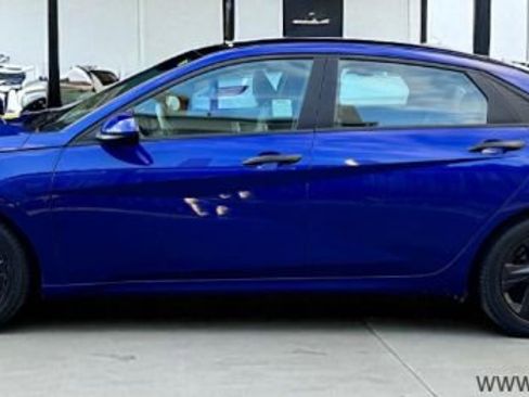 Used 2021 Hyundai Elantra SEL w/ Cargo Package image 2