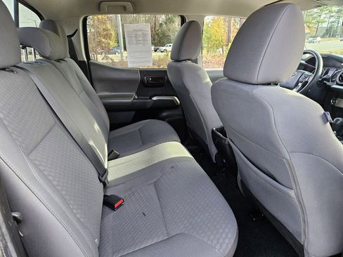 Used 2023 Toyota Tacoma TRD Off-Road image 18