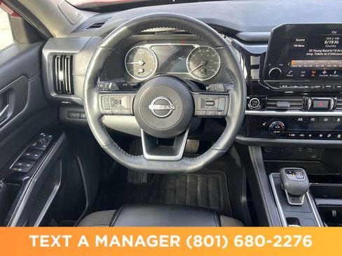 Used 2023 Nissan Pathfinder SL w/ SL Premium Package AWD/4WD image 13