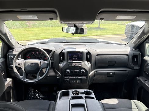 Used 2024 Chevrolet Silverado 1500 Custom Trail Boss w/ Turbomax Blackout Package AWD/4WD image 20