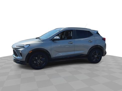 Used 2024 Buick Encore GX Sport Touring FWD image 5