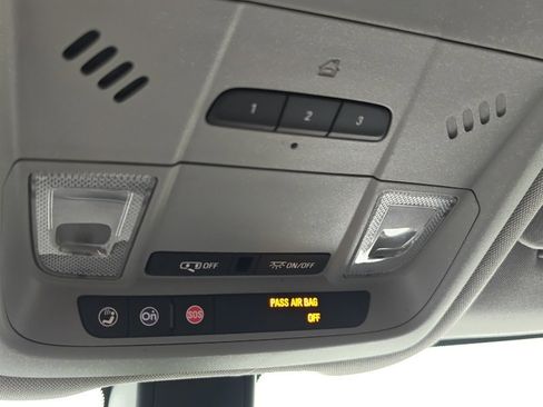 Used 2019 Chevrolet Equinox LT image 32