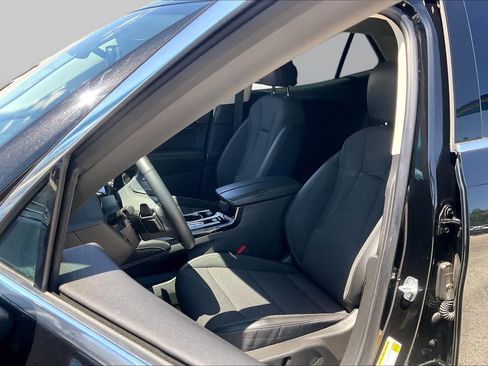 Used 2023 Buick Envision Preferred AWD/4WD image 9