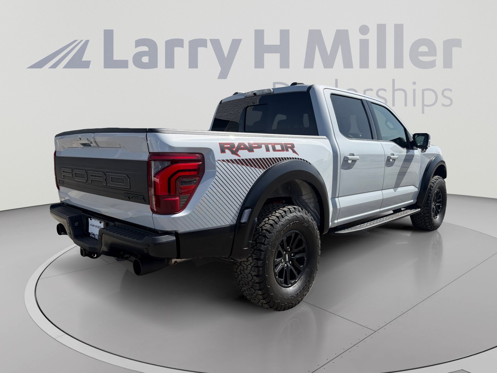 Used 2025 Ford F150 Raptor AWD/4WD image 5