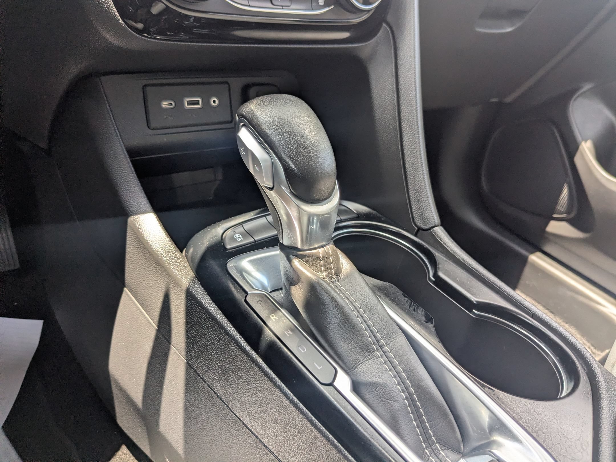 Used 2023 Buick Encore GX Preferred w/ Cold Weather Comfort Package FWD image 17