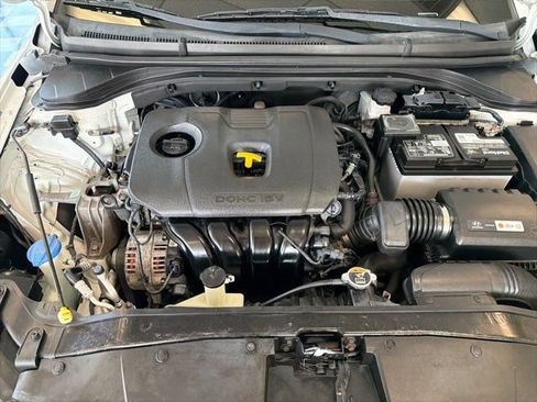 Used 2017 Hyundai Elantra SE FWD image 15