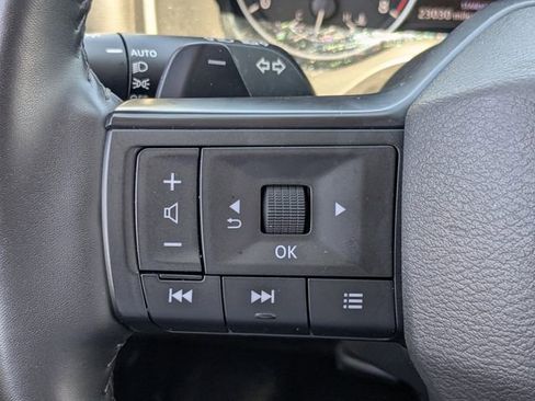 Used 2025 Nissan Rogue SV FWD image 22