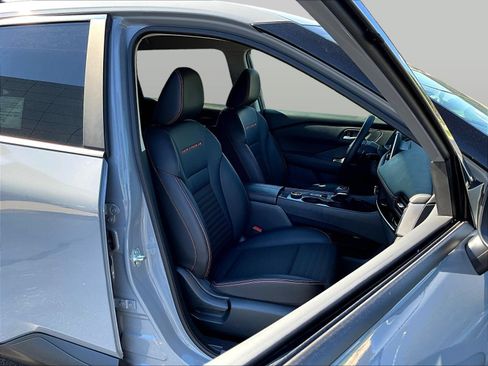 Certified 2026 Nissan Rogue SV AWD/4WD image 31