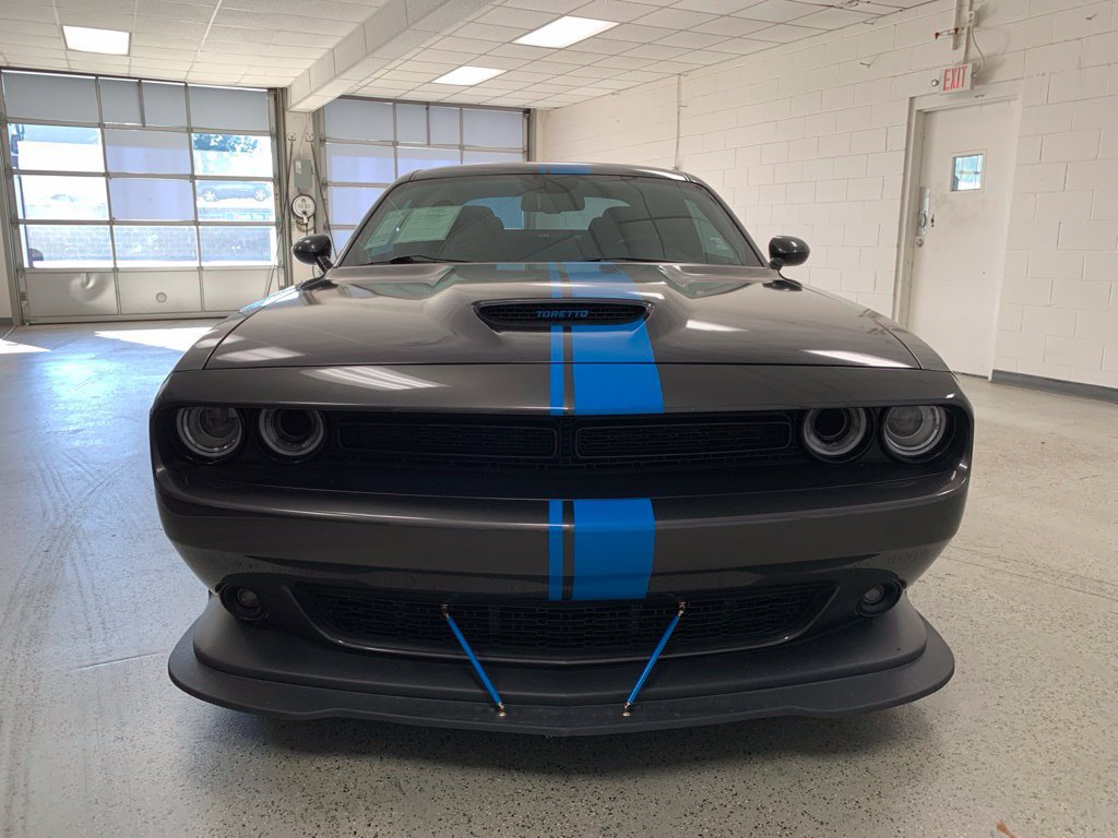 Used 2022 Dodge Challenger R/T w/ Blacktop Package RWD image 3