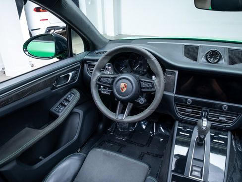Used 2023 Porsche Macan GTS w/ GTS Sport Package AWD/4WD image 9