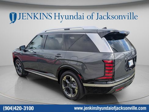 Used 2026 Hyundai Palisade Limited FWD image 8