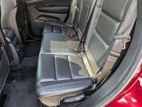 Used 2018 Jeep Grand Cherokee Limited image 21