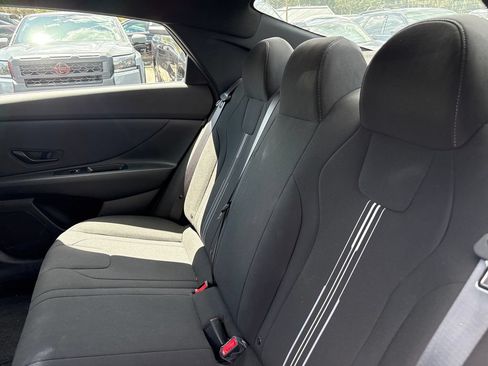 Used 2025 Hyundai Elantra Sport FWD image 18