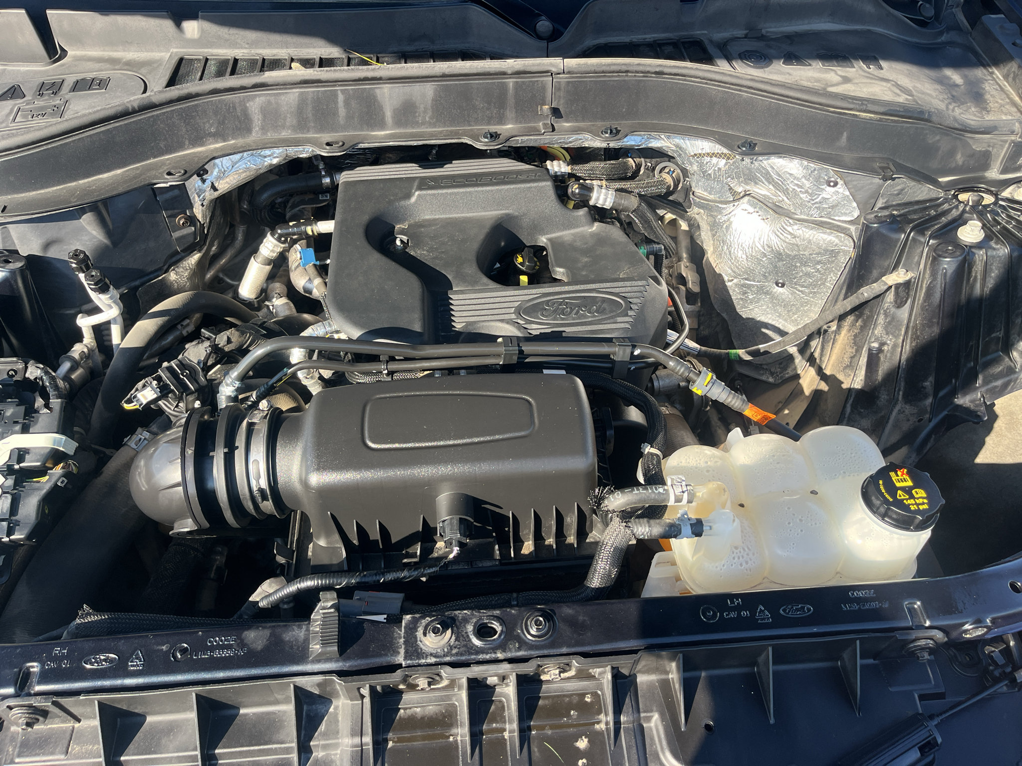 Used 2020 Ford Explorer XLT w/ Equipment Group 202A RWD image 35