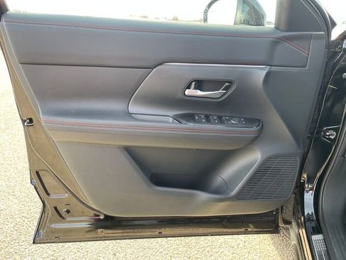 New 2025 Nissan Kicks SR w/ Illumination Package image 12