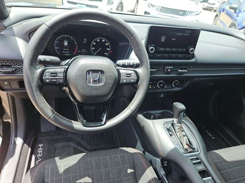 Certified 2025 Honda HR-V Sport image 17