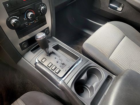 Used 2010 Jeep Grand Cherokee Laredo image 34