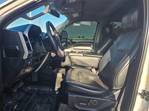 Used 2019 Ford F250 Lariat w/ Lariat Value Package image 10