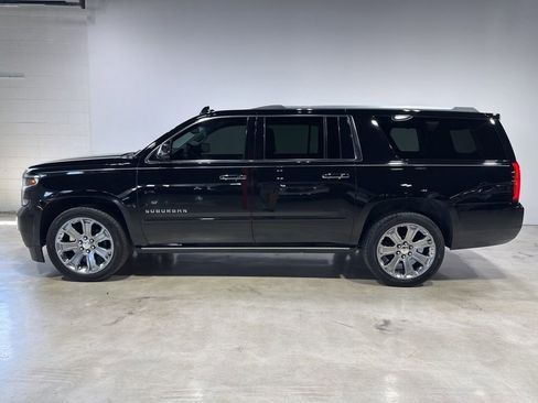 Used 2018 Chevrolet Suburban Premier AWD/4WD image 4