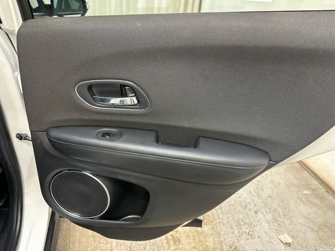 Used 2019 Honda HR-V EX image 30