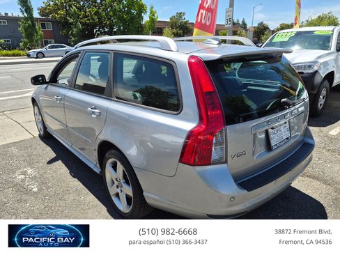 Used 2010 Volvo V50 T5 R-Design AWD/4WD image 5